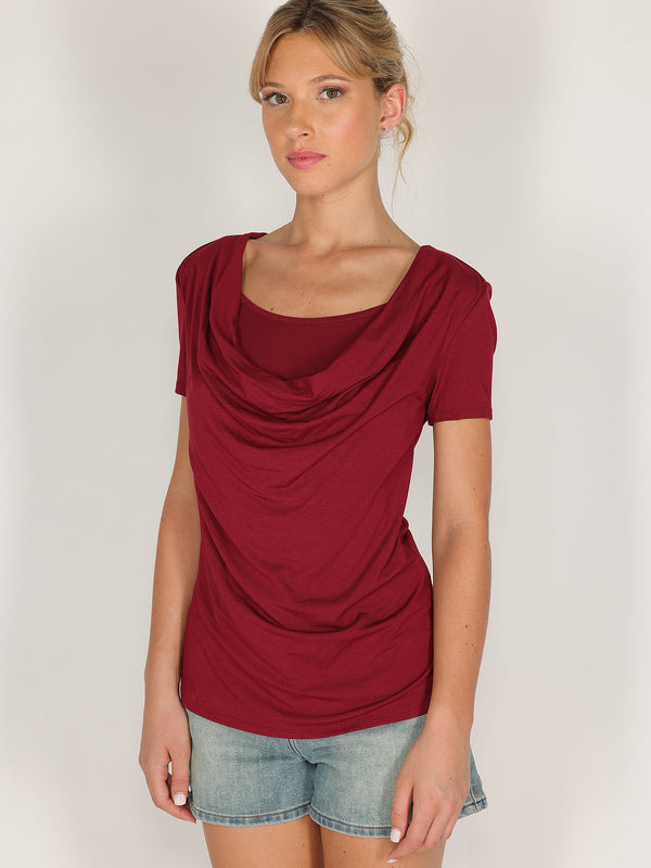 T-shirt con doppio scollo
