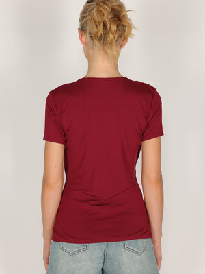 T-shirt con doppio scollo
