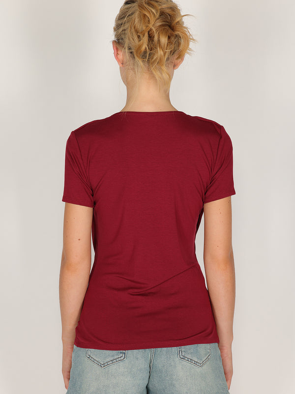 T-shirt con doppio scollo