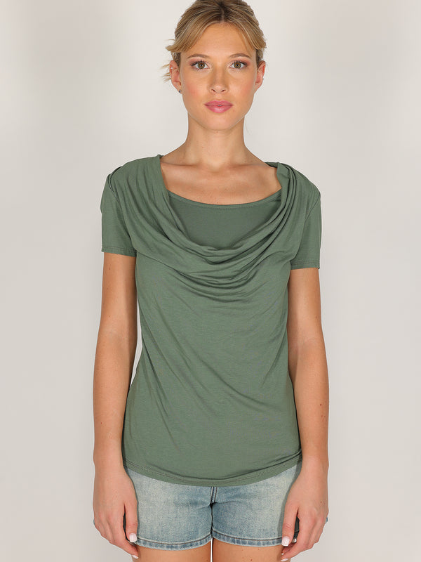 T-shirt con doppio scollo