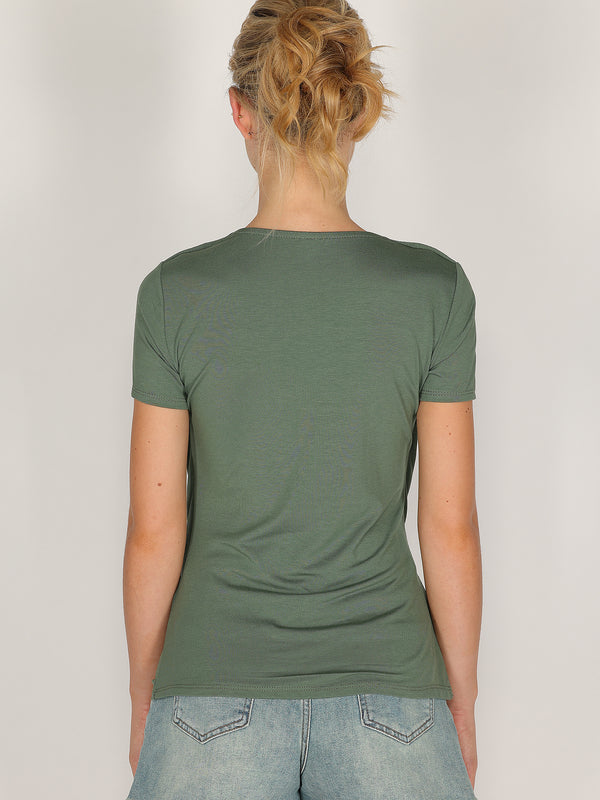 T-shirt con doppio scollo