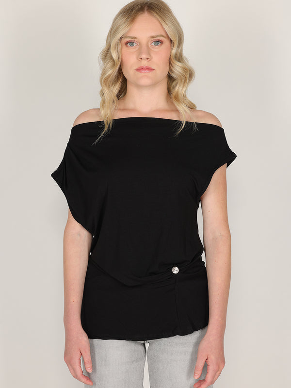 Maglia con bottone laterale