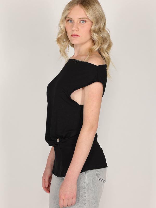 Maglia con bottone laterale