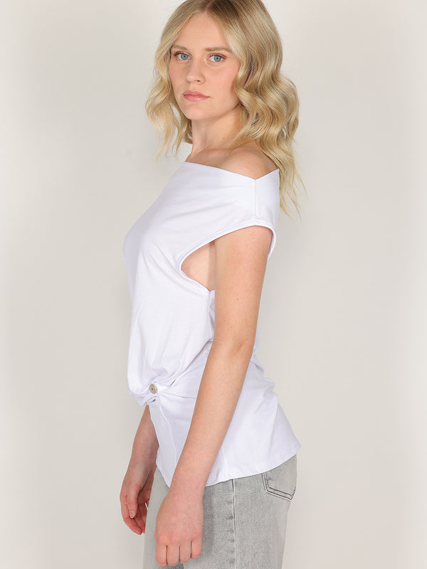 Maglia con bottone laterale