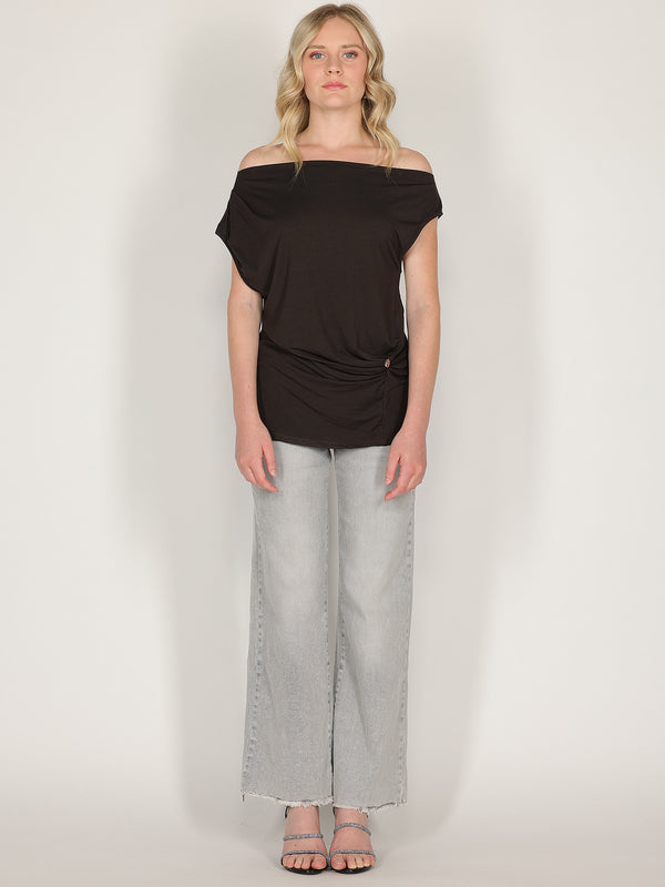 Maglia con bottone laterale