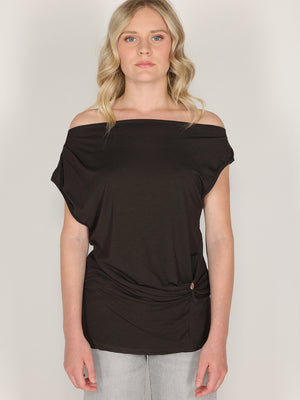 Maglia con bottone laterale