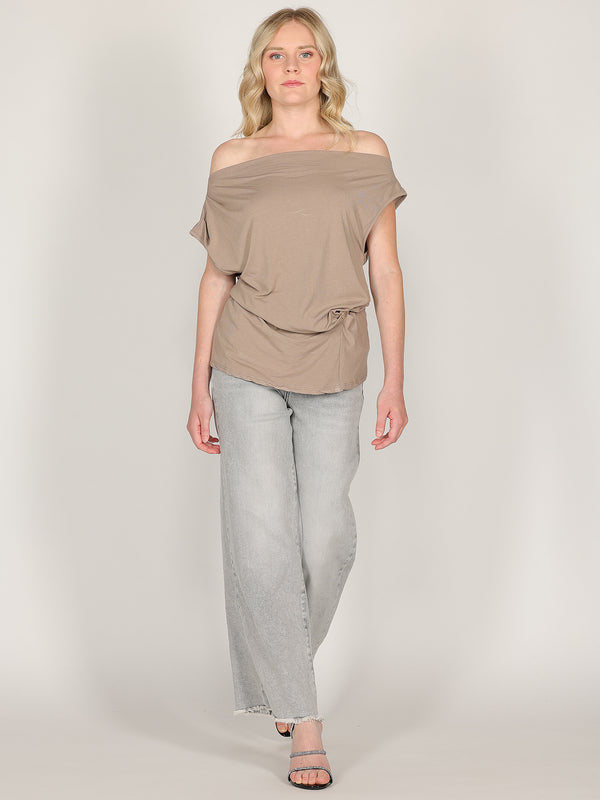 Maglia con bottone laterale