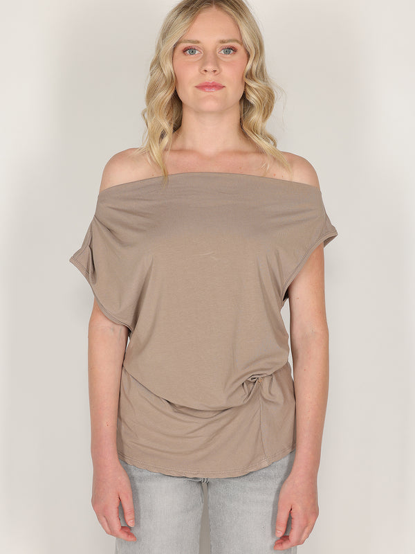Maglia con bottone laterale
