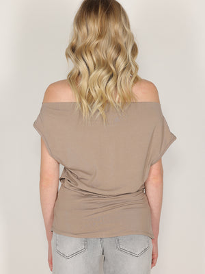 Maglia con bottone laterale