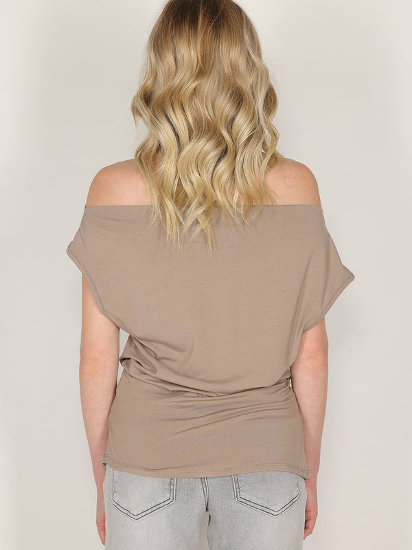 Maglia con bottone laterale