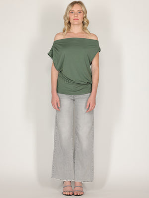Maglia con bottone laterale