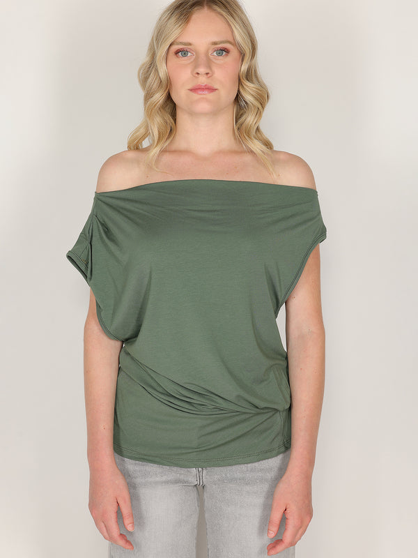 Maglia con bottone laterale