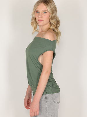 Maglia con bottone laterale