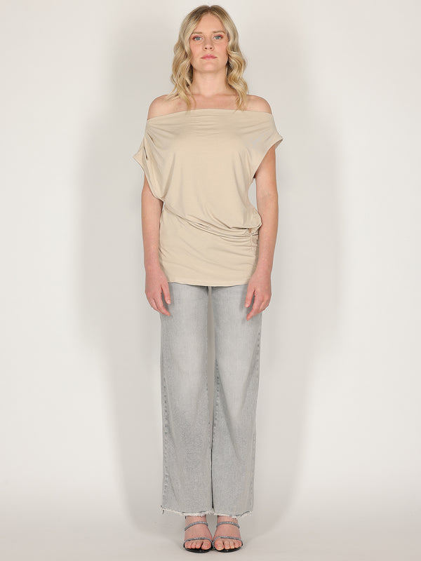 Maglia con bottone laterale