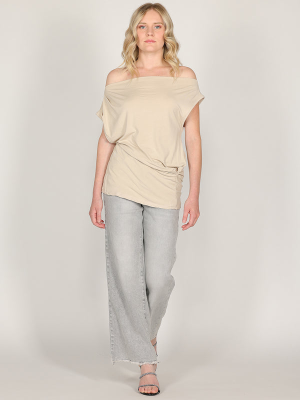 Maglia con bottone laterale