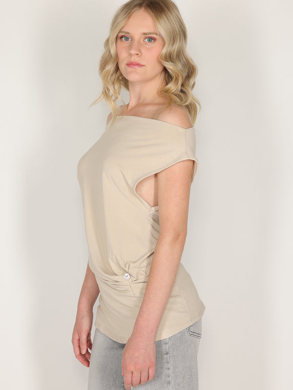 Maglia con bottone laterale