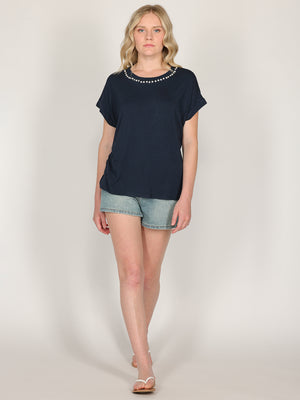 T-shirt con perle e cristalli