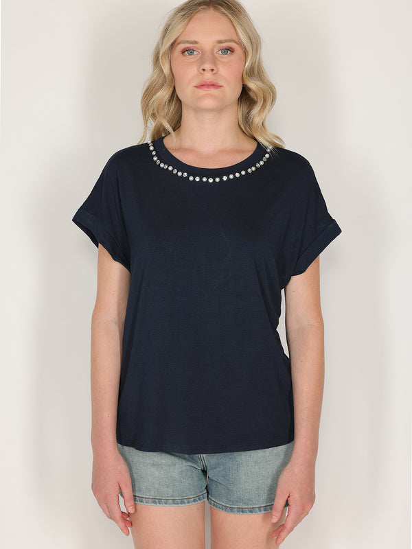 T-shirt con perle e cristalli