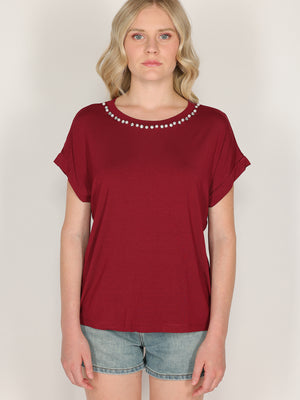 T-shirt con perle e cristalli