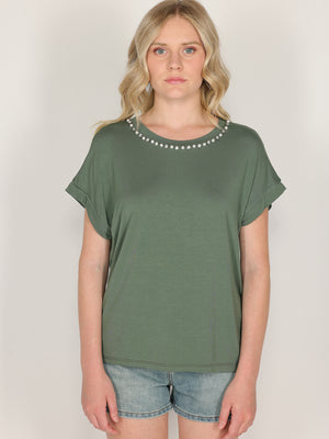 T-shirt con perle e cristalli