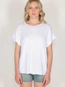 T-shirt con perle e cristalli