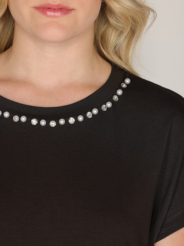T-shirt con perle e cristalli