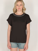 T-shirt con perle e cristalli