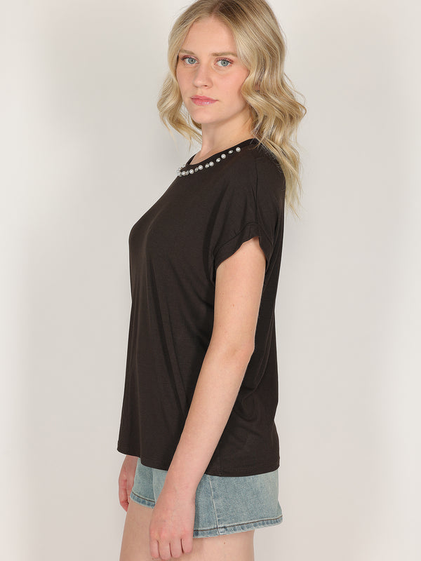 T-shirt con perle e cristalli