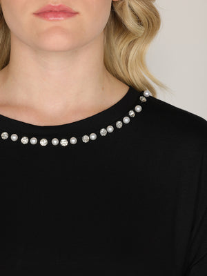 T-shirt con perle e cristalli