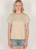 T-shirt con perle e cristalli