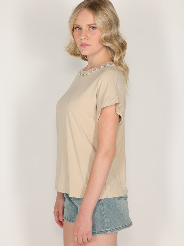 T-shirt con perle e cristalli