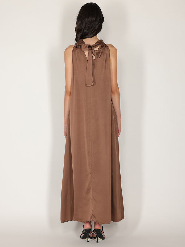 Abito raso lungo scollo halter