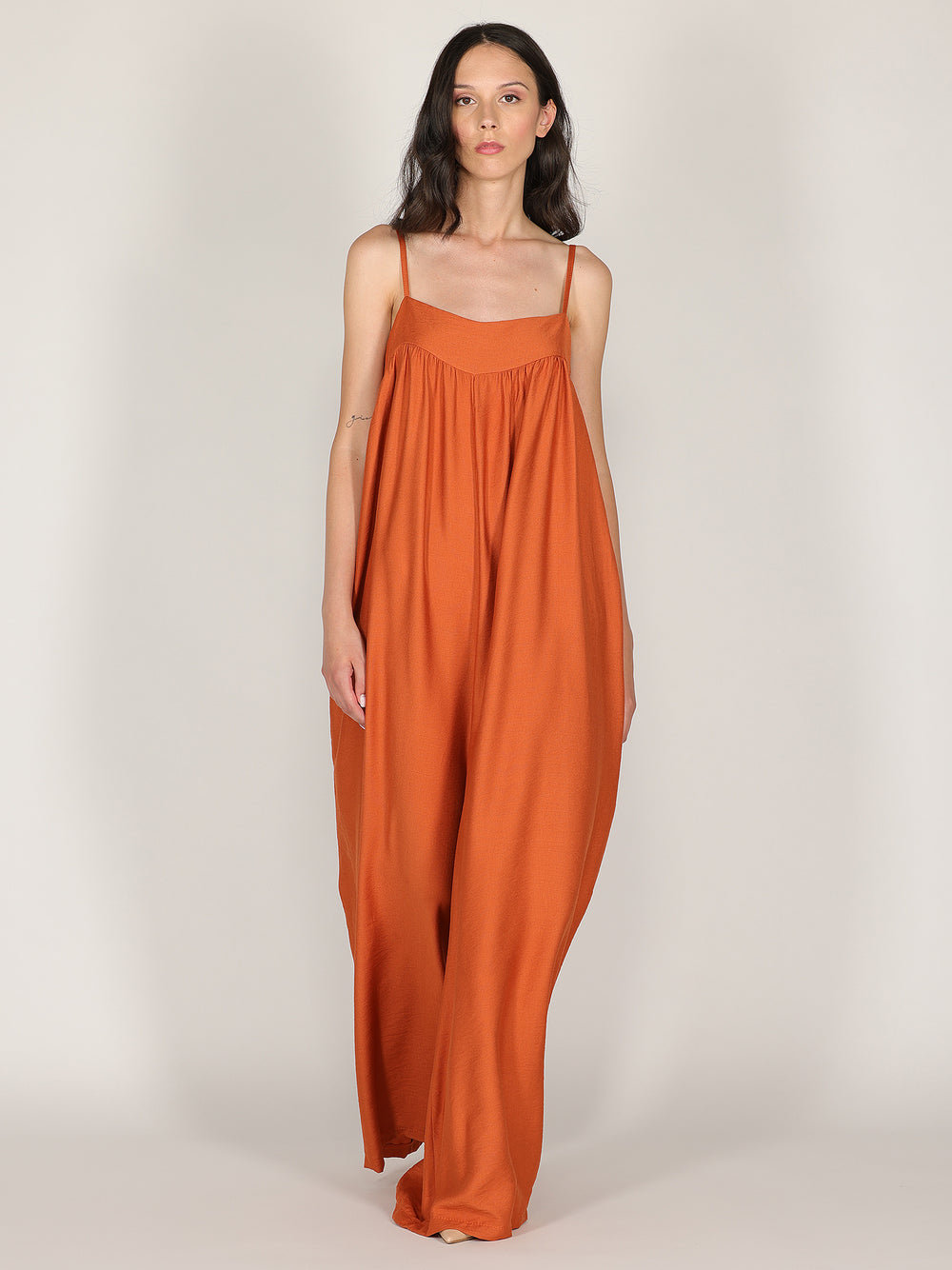 Tuta baggy con spalline