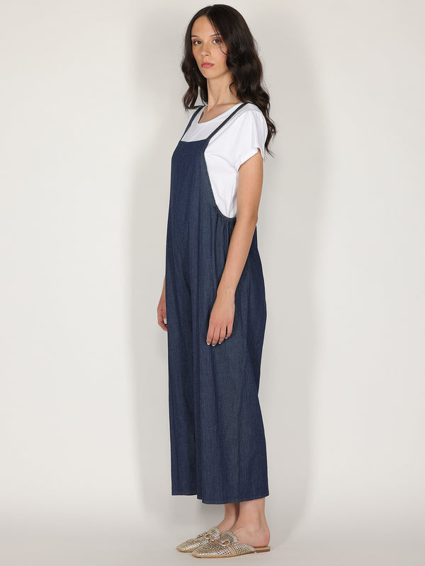 Salopette in chambry con t-shirt