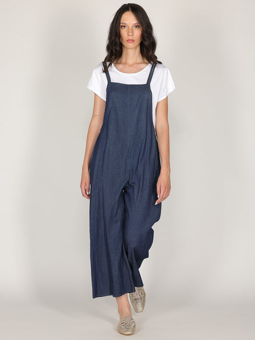 Salopette in chambry con t-shirt