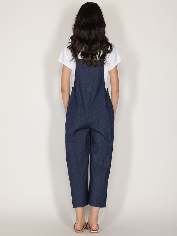 Salopette in chambry con t-shirt
